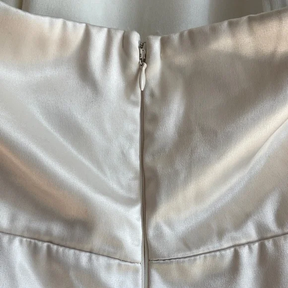 Lulus Cream Halter Cocktail Dress
Size Medium - Picture 8 of 9